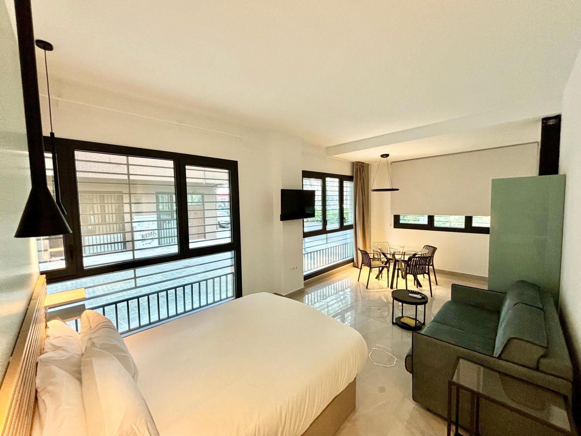 Gulliver Suites Valencia Exterior photo