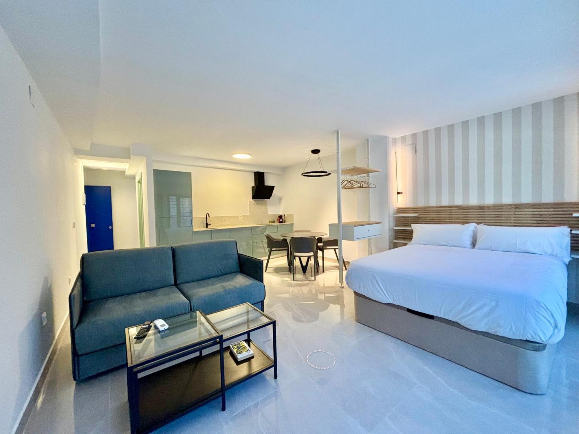 Gulliver Suites Valencia Exterior photo